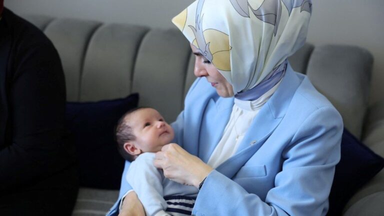 Doğum Yardımı Ödemeleri Annelerin Hesaplarında: 5.86 Milyar TL Destek