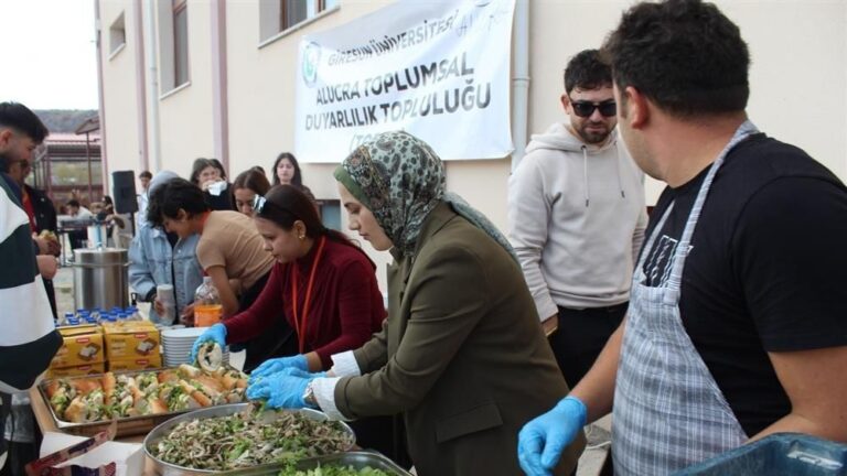 Alucra MYO Hamsi Şöleni: Öğrenciler Karadeniz Lezzetine Doydu