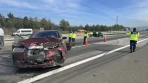Bolu Otoyolunda Otomobil Kazası: 1 Çocuk Öldü, 4 Yaralı