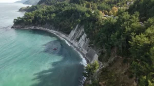 İnebolu’da Kayıp İmam Uçurumda Ölü Bulundu: Acı Son