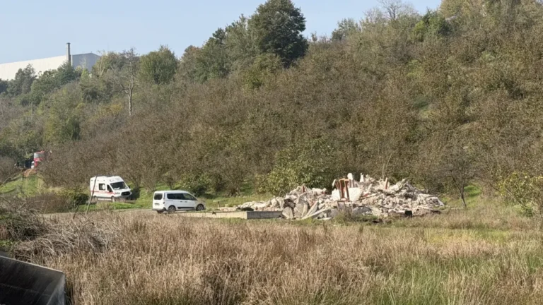 Düzce Akçakoca’da Yıkım Sırasında Enkaz Altında Kalan Yaşlı Adam Öldü