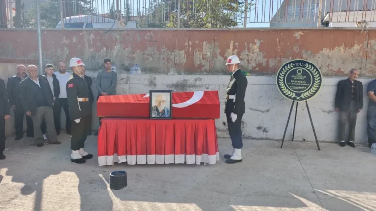 Kore Gazisi Çamoğlu, Akkuş’ta Törenle Son Yolculuğuna Uğurlandı