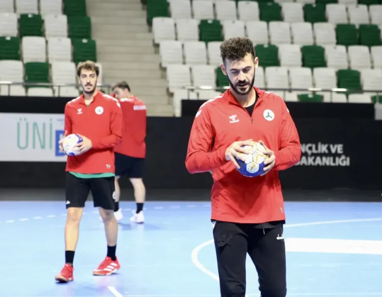 Giresunlu Öğretmen Hentbolcu Enes Gümüşok: Hedefim Yeni Sporcular