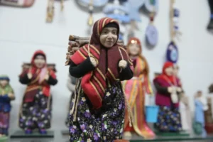 Tokatlı Kadın Usta Türkan Kestane, Kişiye Özel Kitre Bebekler Tasarlıyor