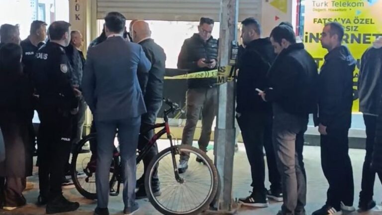 Kasklı Hırsızın Ordu Fatsa’da Kuyumcu Soygunu Kamerada