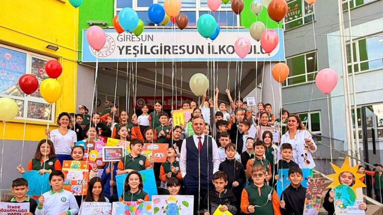 Giresun’da Çocuk Hakları İçin Balonlar Gökyüzüne Bırakıldı
