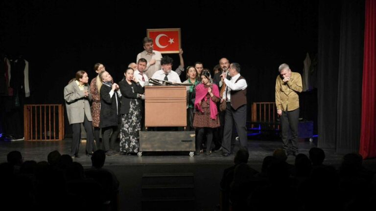 Giresun’da Süleyman Özyazıcı Anısına Anlamlı Tiyatro Oyunu