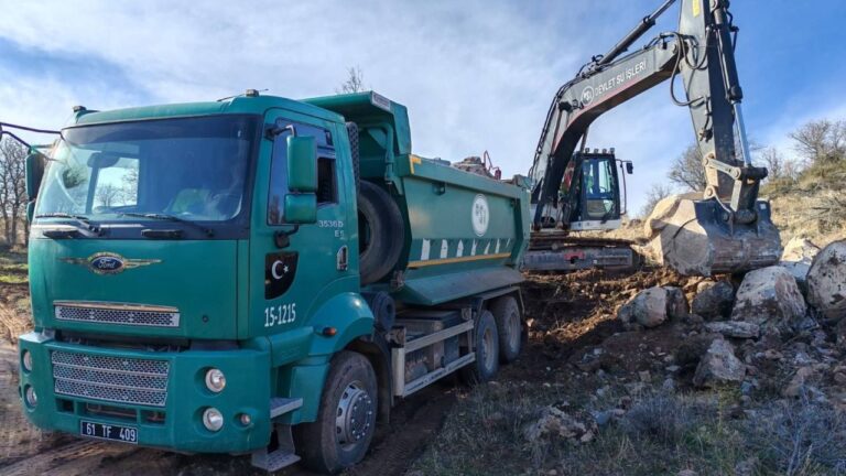 DSİ Şebinkarahisar’da Alucra Çayı’nı Taşkınlardan Koruyor