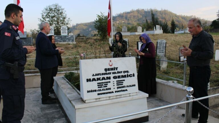 Giresun Keşap’ta Şehit Gemici Ailesine Kaymakam Sarı’dan Ziyaret