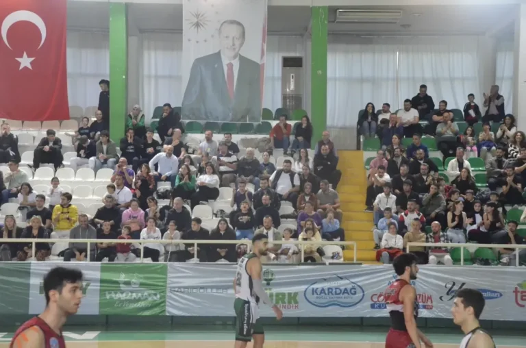 Kerasusspor Liderliğini Sürdürüyor: 3’te3 Galibiyet Serisi!