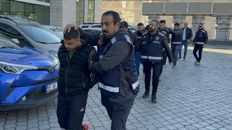 Samsun’da Silahlı Saldırı: 7 Zanlı Yakalandı, Adliyeye Sevk Edildi