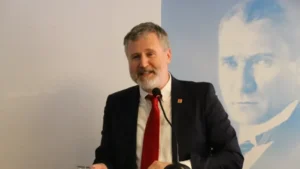 Giresun halkı kimlerin laf, kimlerin iş ürettiğini çok iyi bilmektedir!