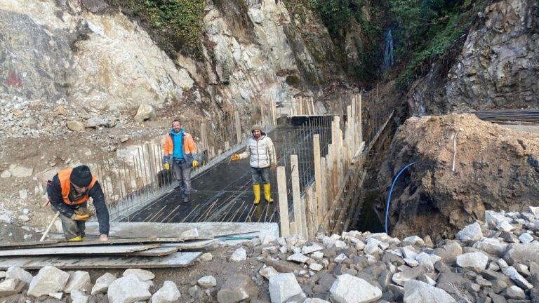 Espiye-Ericek Grup Yolunda Çalışmalar Sürüyor 