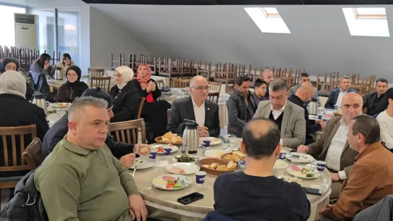 Giresun Gençlik Derneği bursiyer öğrencileri ve hayırseverleri bir araya getirdi