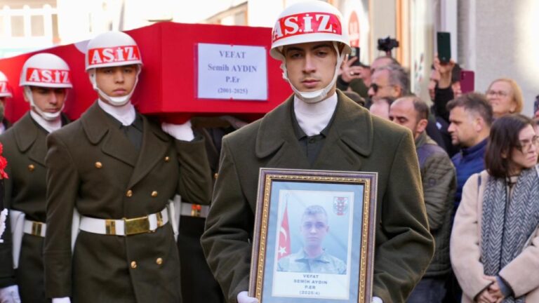 Giresunlu vefat eden asker son yolculuğuna uğurlandı