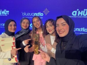 Giresun Üniversitesi’ne Altın Pusula Genç İletişimciler Ödülü