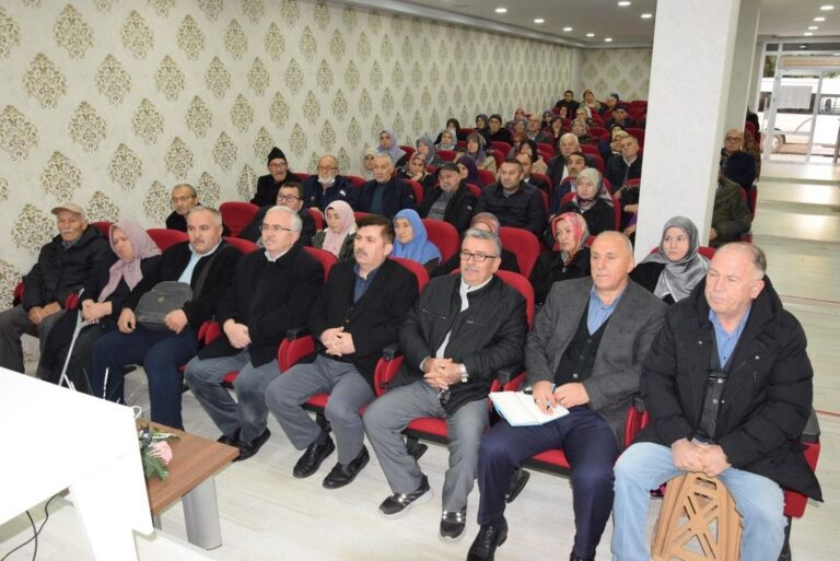 Espiye’de umrecilere seminer düzenlendi