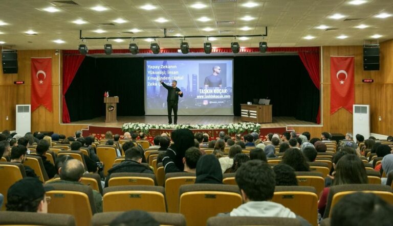 Giresun’da ‘Yapay zekanın yükselişi’ anlatıldı