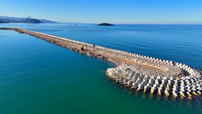 Giresun Balıkçı Barınağı inşaatında fiziki gerçekleşme yüzde 81’i geçti