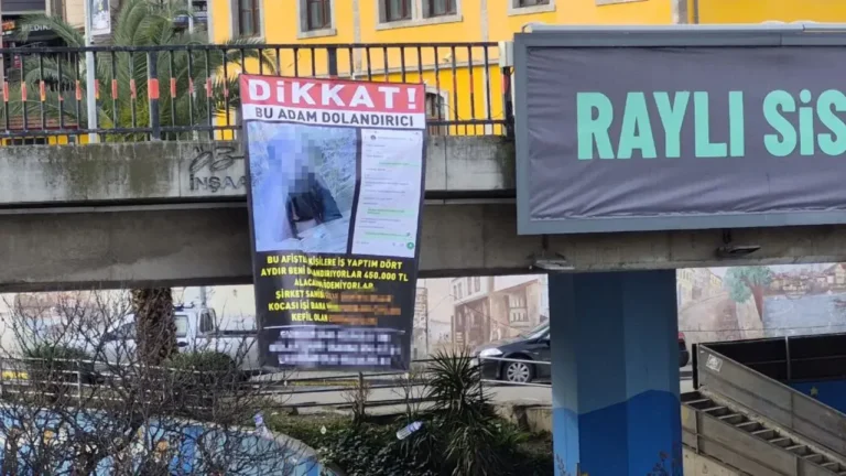 Kendisini dolandıran kişileri afişle teşhir etti