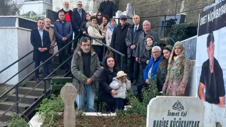 Gazeteci Küçükbayrak Ölümünün 1. Yılında Anıldı