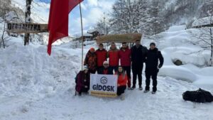 GİDOSK Sporcuları Rize’de Kış Yüzme Şenliğine Katıldı