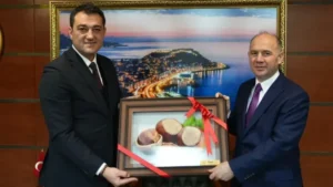 Giresunlular valiliğe akın etti