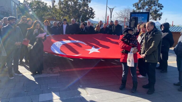 Giresunlular ‘matmazel’ ve hayvan hakları için meydana indi
