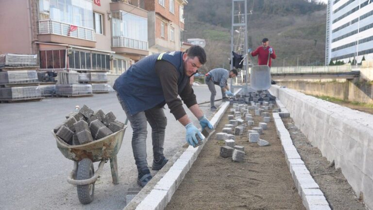 Gaziler’de Öğrenci Yolu Yenileniyor