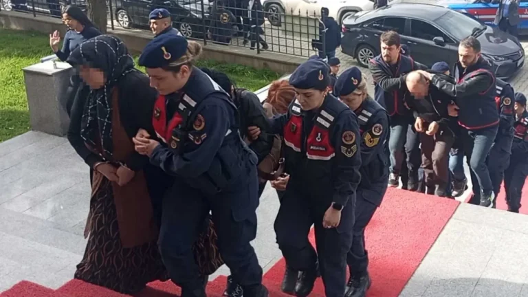 Fuhuş operasyonunda 4’ü kadın 8 gözaltı