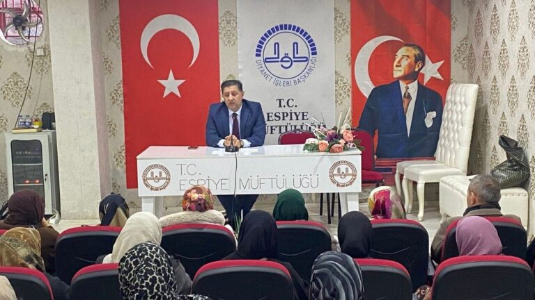 Espiye’de Umre Hazırlık Kursu Eğitim Semineri Verildi