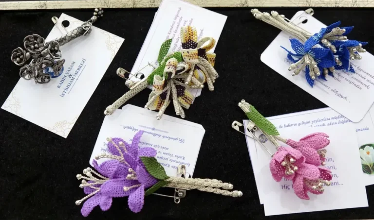 Endemik bitkiler takı ve kumaşta can buluyor!