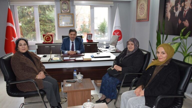 Şefkat Eli Derneği’nden Espiye Müftüsü Özgül’e Nezaket Ziyareti