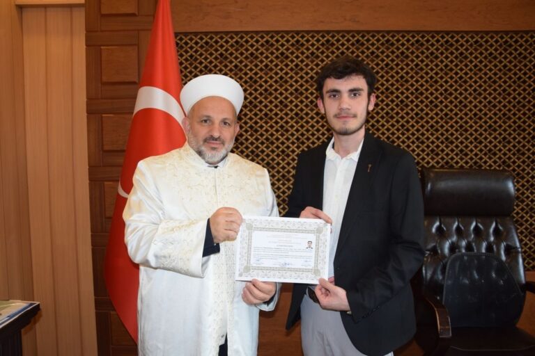 Giresun’da yaşayan Moldovalı genç Müslüman oldu