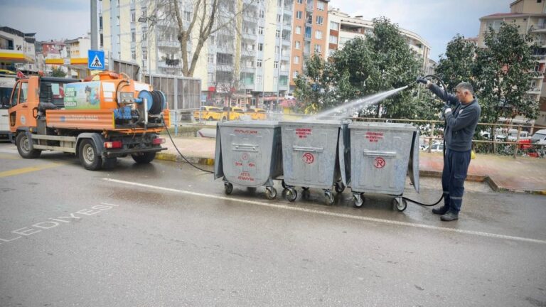 Giresun’da çöp konteynerleri dezenfekte edildi