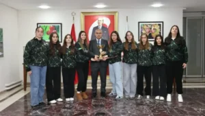 Giresun’un şampiyon kızları makamda