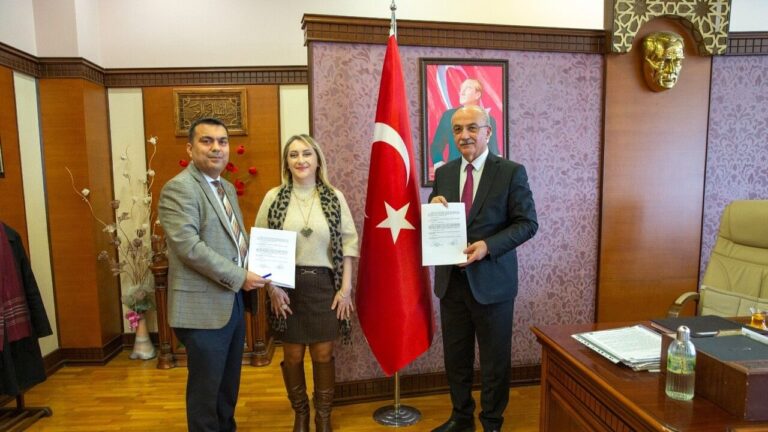 “Fındık ve Çocuk” Eserleri Giresun Üniversitesinde