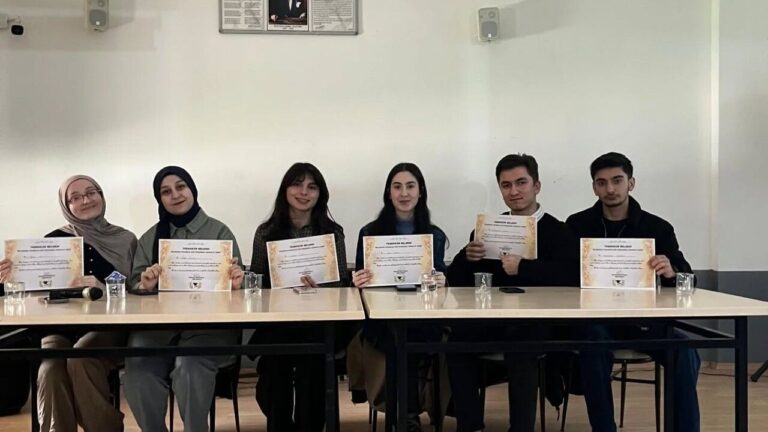 Kovanlıklı Mezunlar Geleceğe Işık Tutuyor