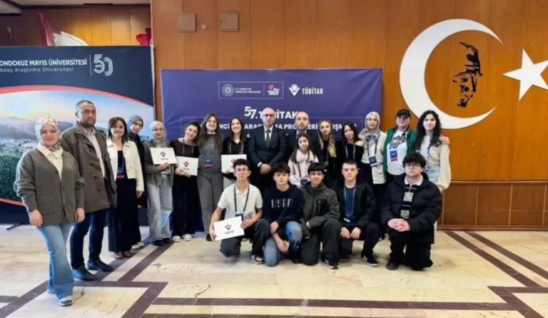 Giresunlu öğrenciler Samsun’dan 10 madalya ile döndü