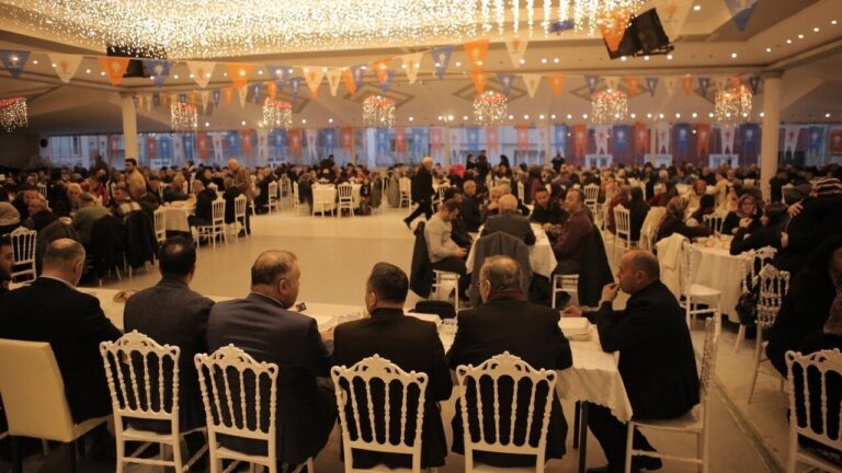 AK Parti Espiye Teşkilatında Geniş Katılımlı İftar Buluşması