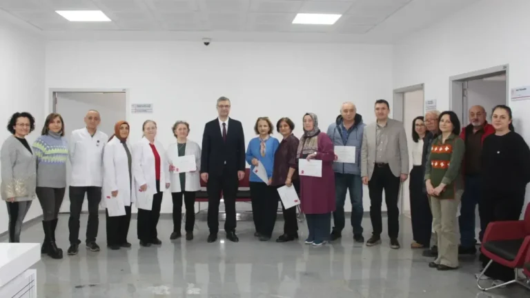 Giresun’da “Vefa” Günü: Sağlıktaki 30 Yıllık Çınarlara Teşekkür Belgesi 