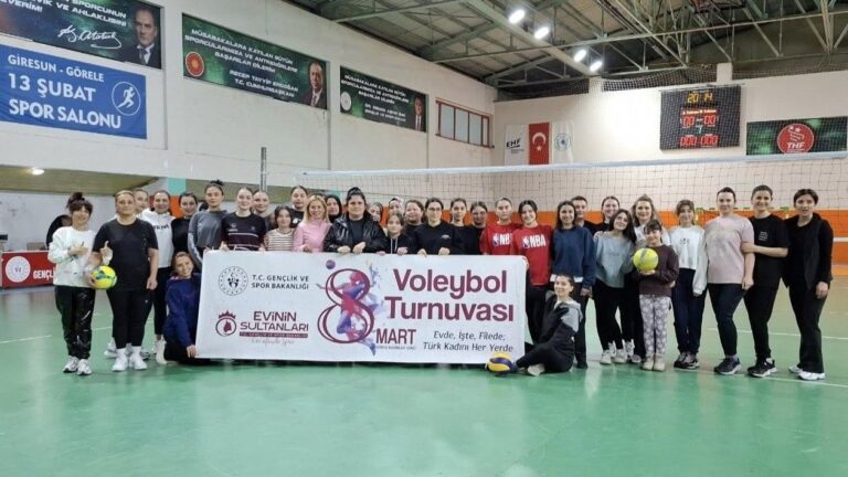 Evinin Sultanları Sahaya Çıktı: Potada Kadın Dayanışması