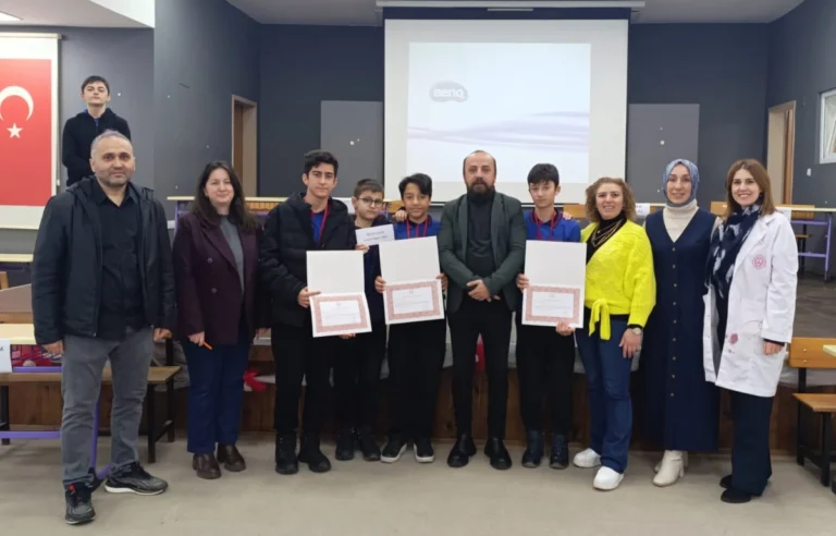 Bulancak İmam-Hatip Ortaokulu Bilgi Yarışmasında İlçe Birincisi Oldu