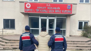 Giresun Jandarmasından Nokta Operasyon! 17 Yıl Hapis Cezası Bulunan Firari Kıskıvrak Yakalandı!