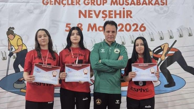 Floor Curling’te Çifte Gurur