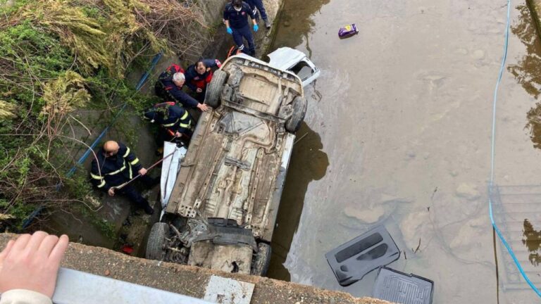 Giresun’da araç dereye uçtu, 3 kişi hayatını kaybetti!