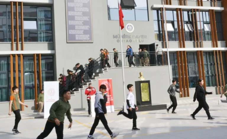 Manisa olası depremler için tatbikatlar gerçekleştiriyor