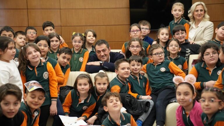 Minik Öğrencilerden Başkan Köse’ye Ziyaret