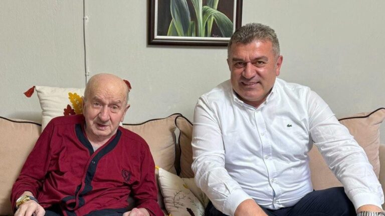 Başkan Sıbıç, babasını kaybetti