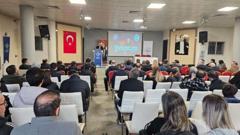 Hürriyetçi Eğitim-Sen’de Tekin Akdağ Güven Tazeledi